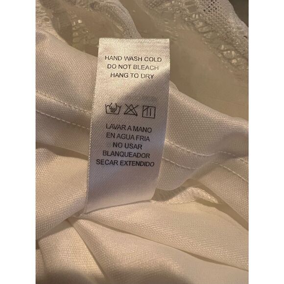 Sleeveless Laced Top by Doe & Rae - Picture 9 of 9